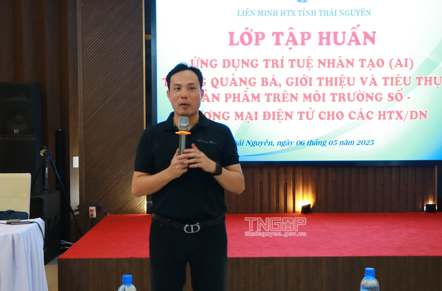 Anh-tin-bai
